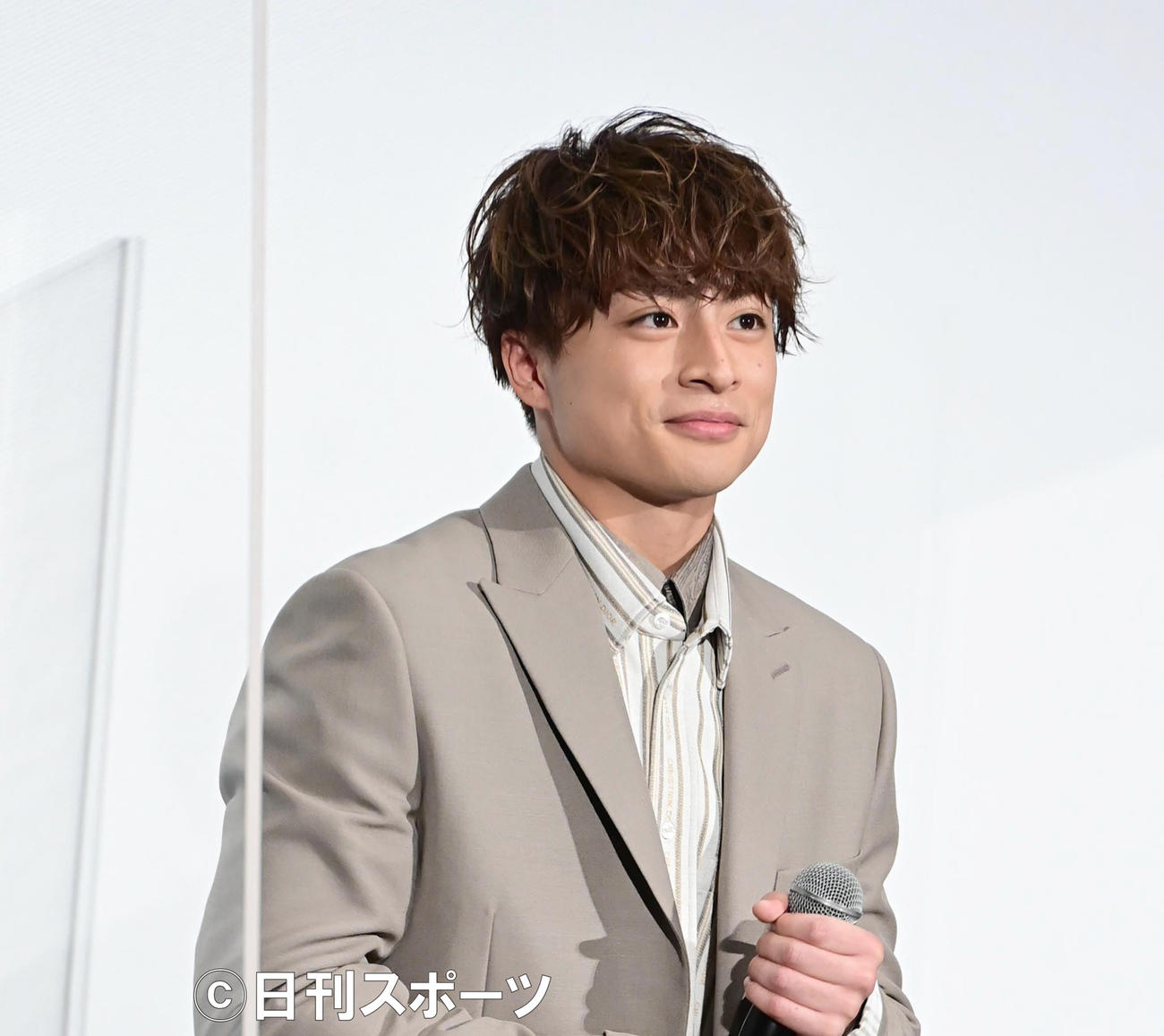 映画「10万分の1」初日舞台あいさつに臨む、白浜亜嵐（撮影・小沢裕）