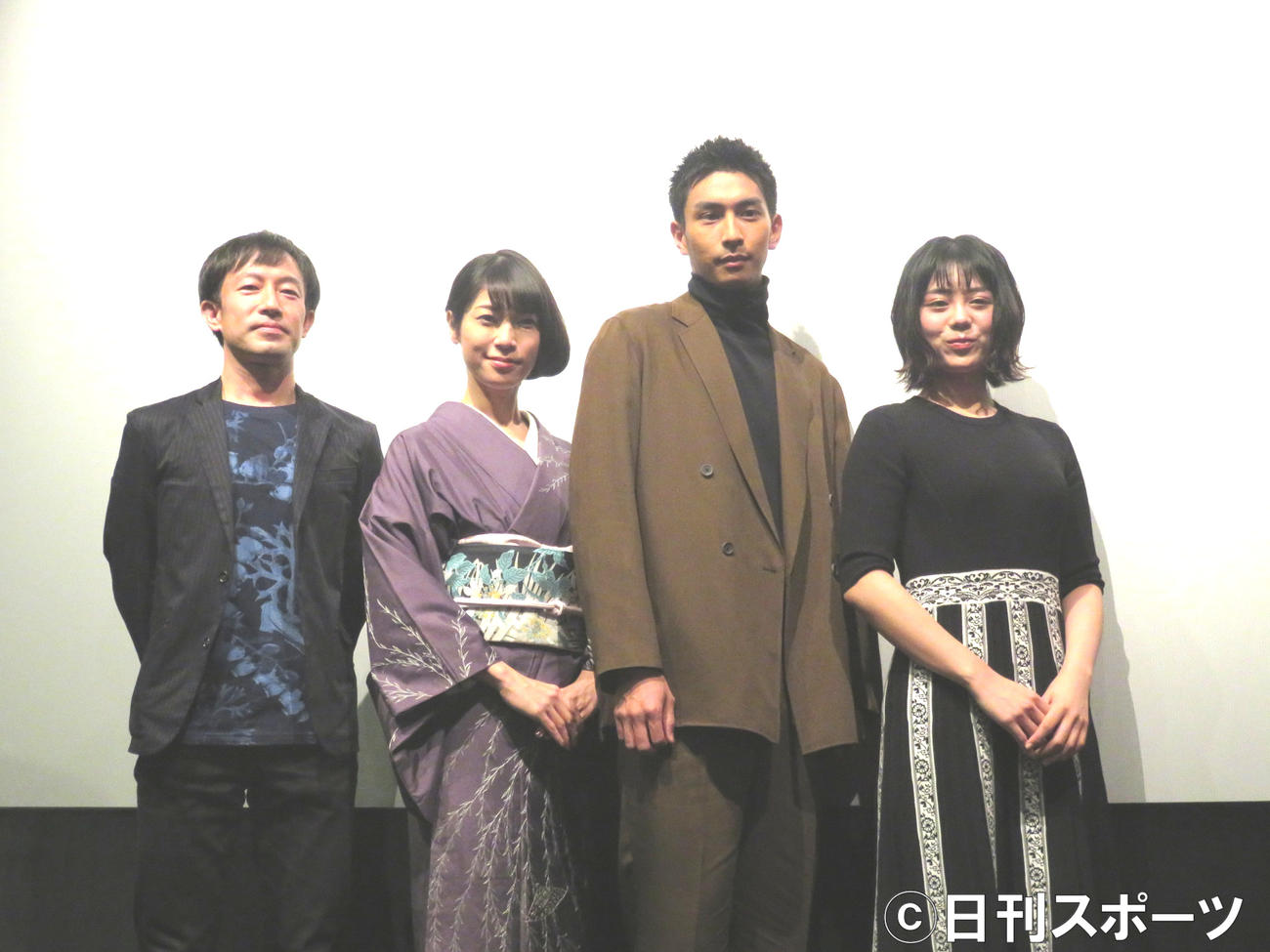 映画「完全なる飼育　etude」の舞台あいさつに出席した、左から加藤卓也監督、月船さらら、市川知宏、金野美穂