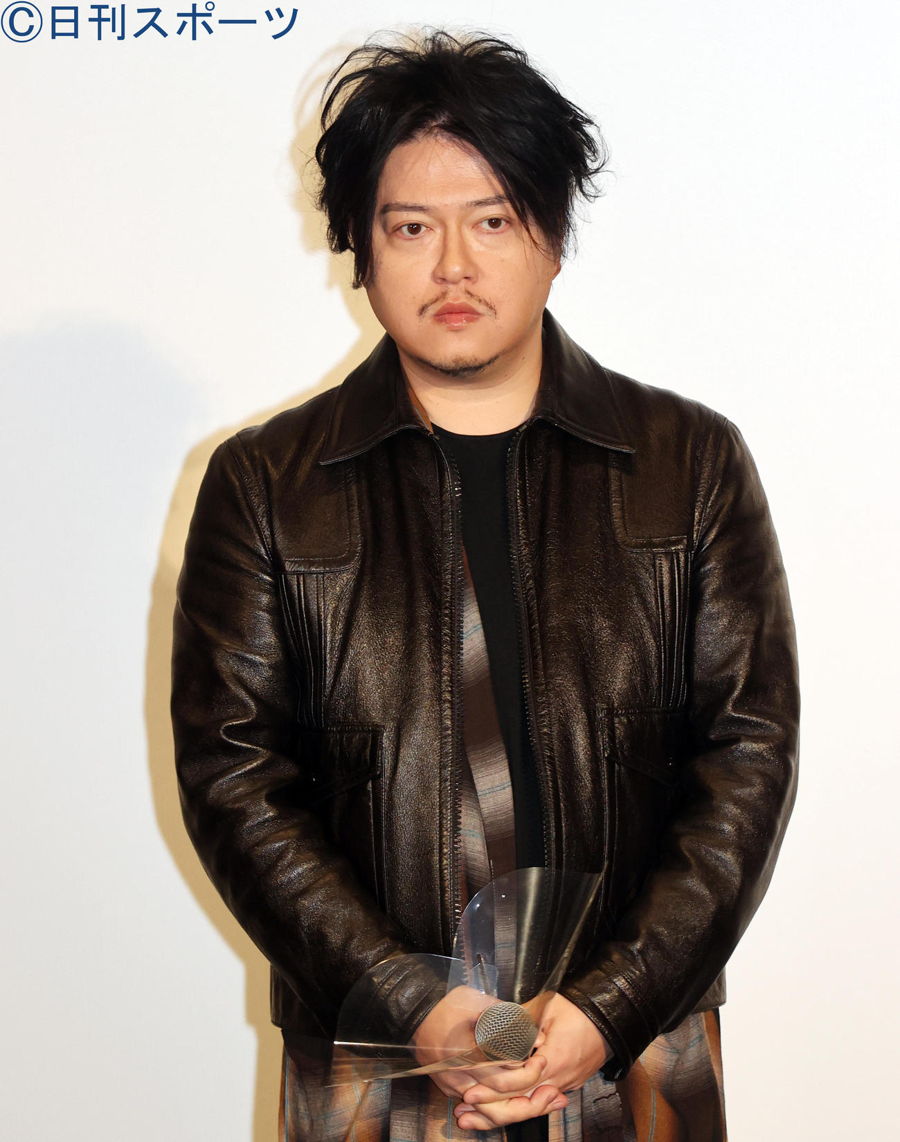 映画「ミッドナイトスワン」御礼舞台あいさつを行った音楽担当の渋谷慶一郎氏（撮影・野上伸悟）