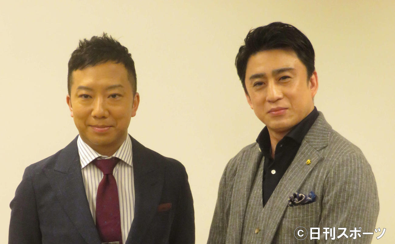 松本幸四郎（右）と市川猿之助