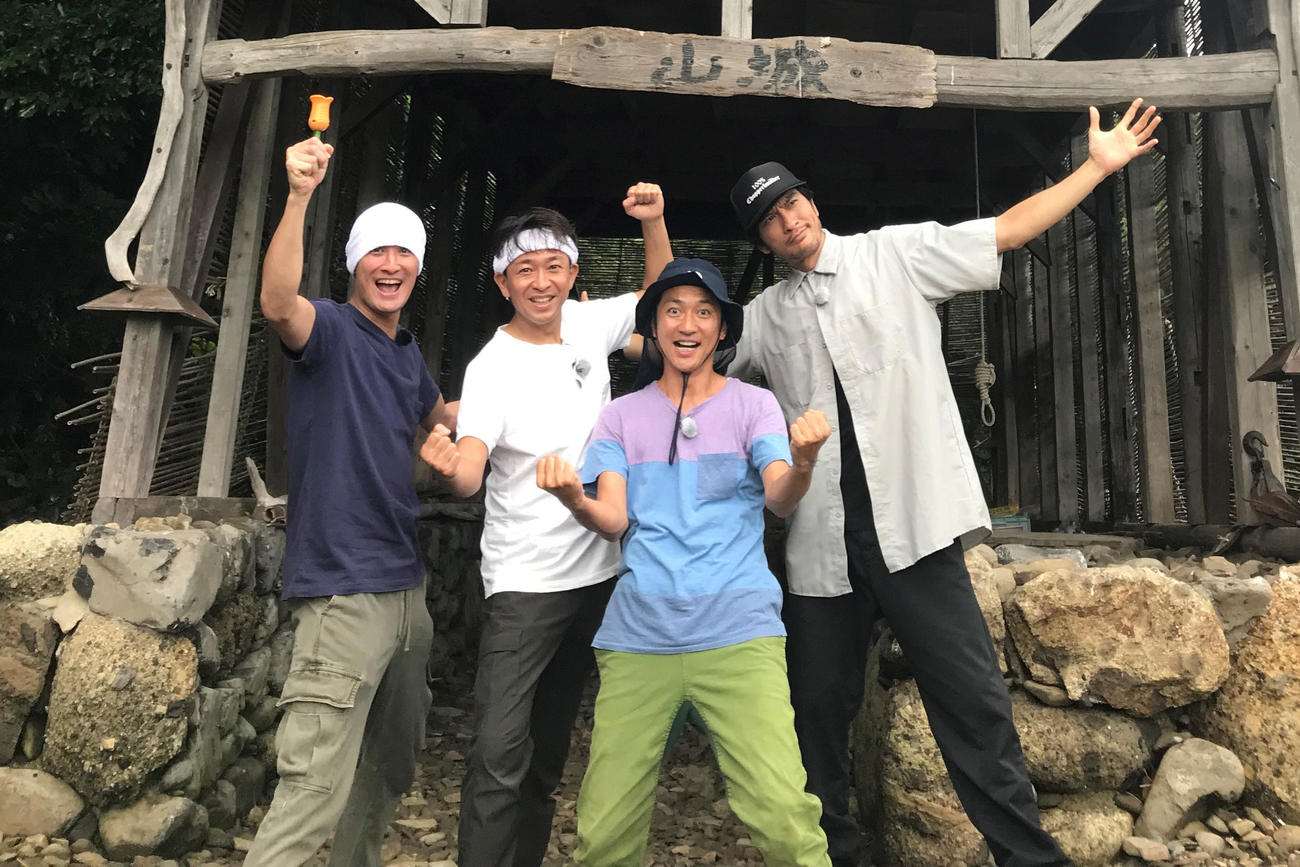 「ザ！鉄腕！元日！DASH」に出演するTOKIO。左から松岡昌宏、城島茂、国分太一、長瀬智也