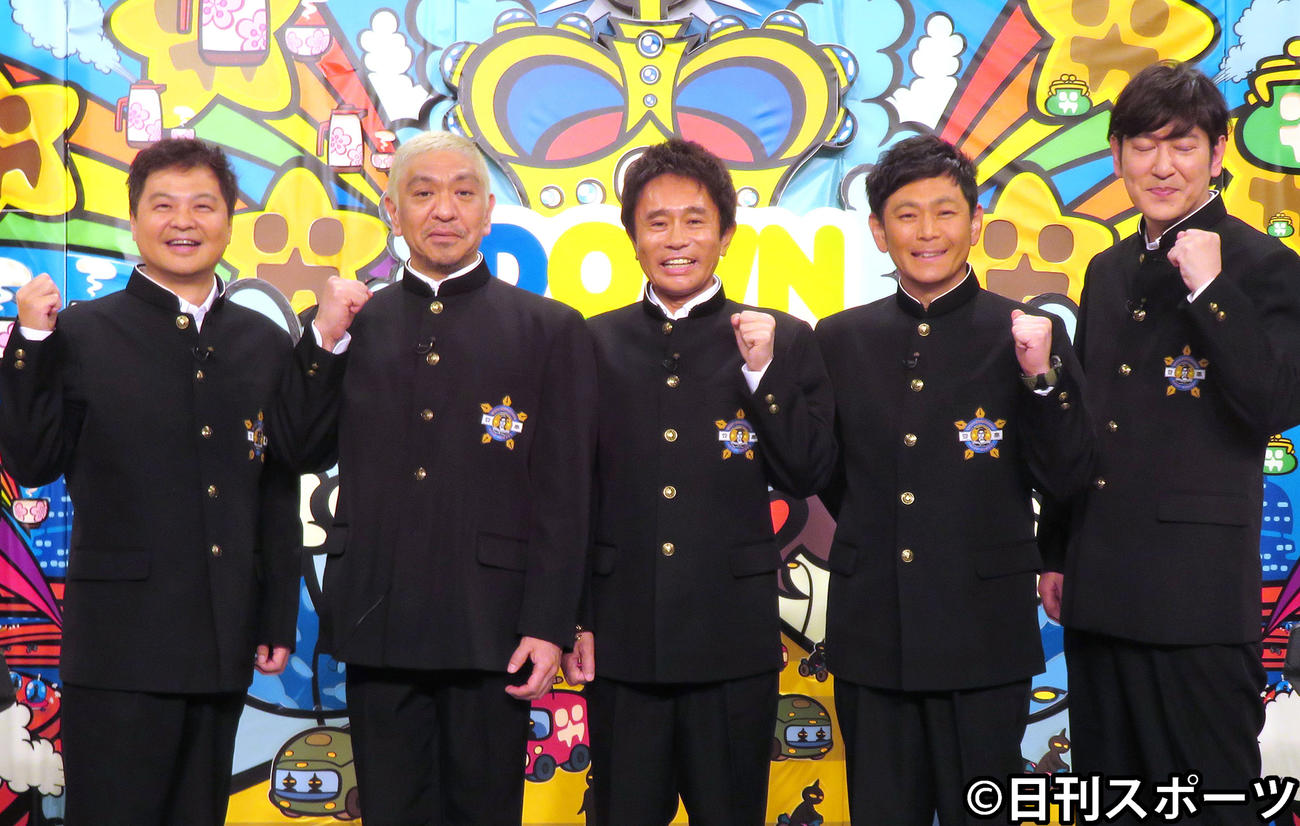昨年の「笑ってはいけない青春ハイスクール24時」記者会見に臨んだ左から月亭方正、ダウンタウン松本人志、浜田雅功、ココリコ遠藤章造、田中直樹