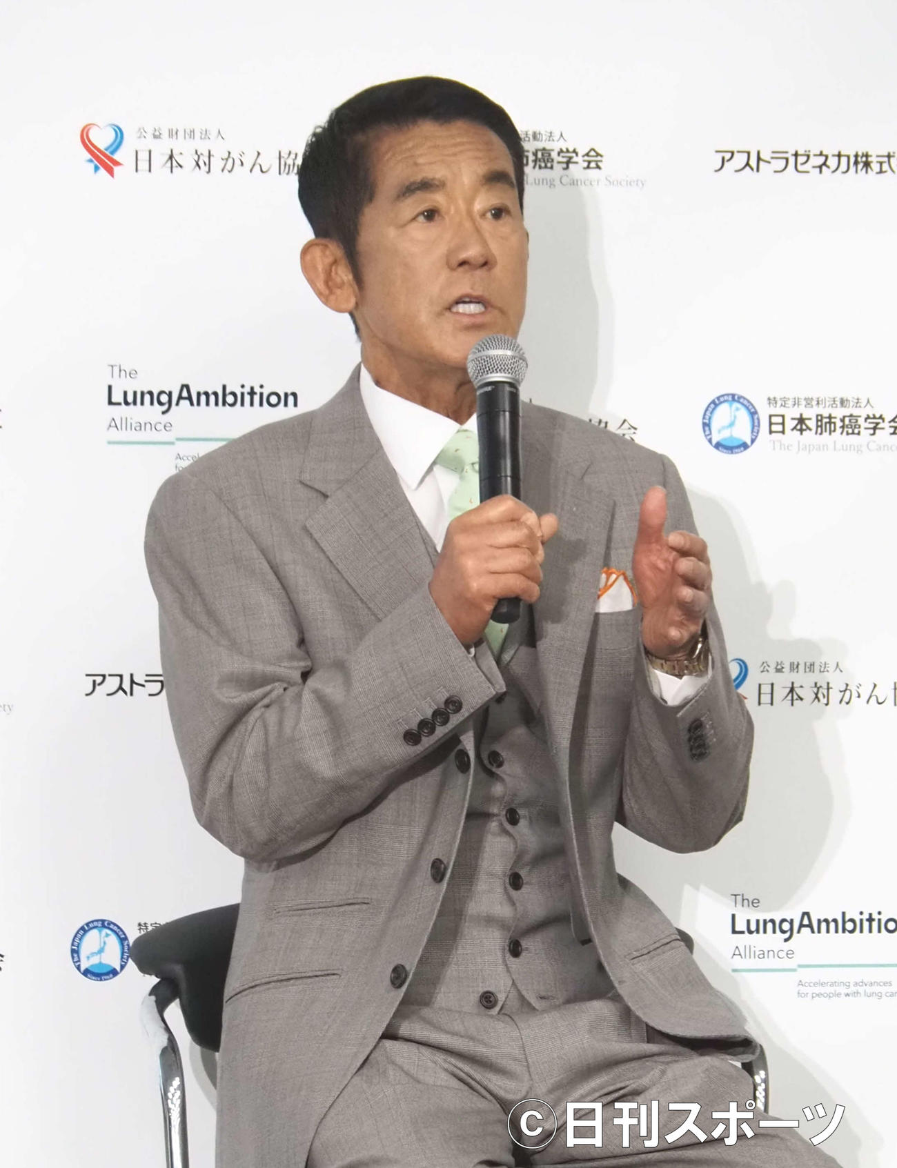 セミナーでトークする三遊亭円楽（撮影・遠藤尚子）