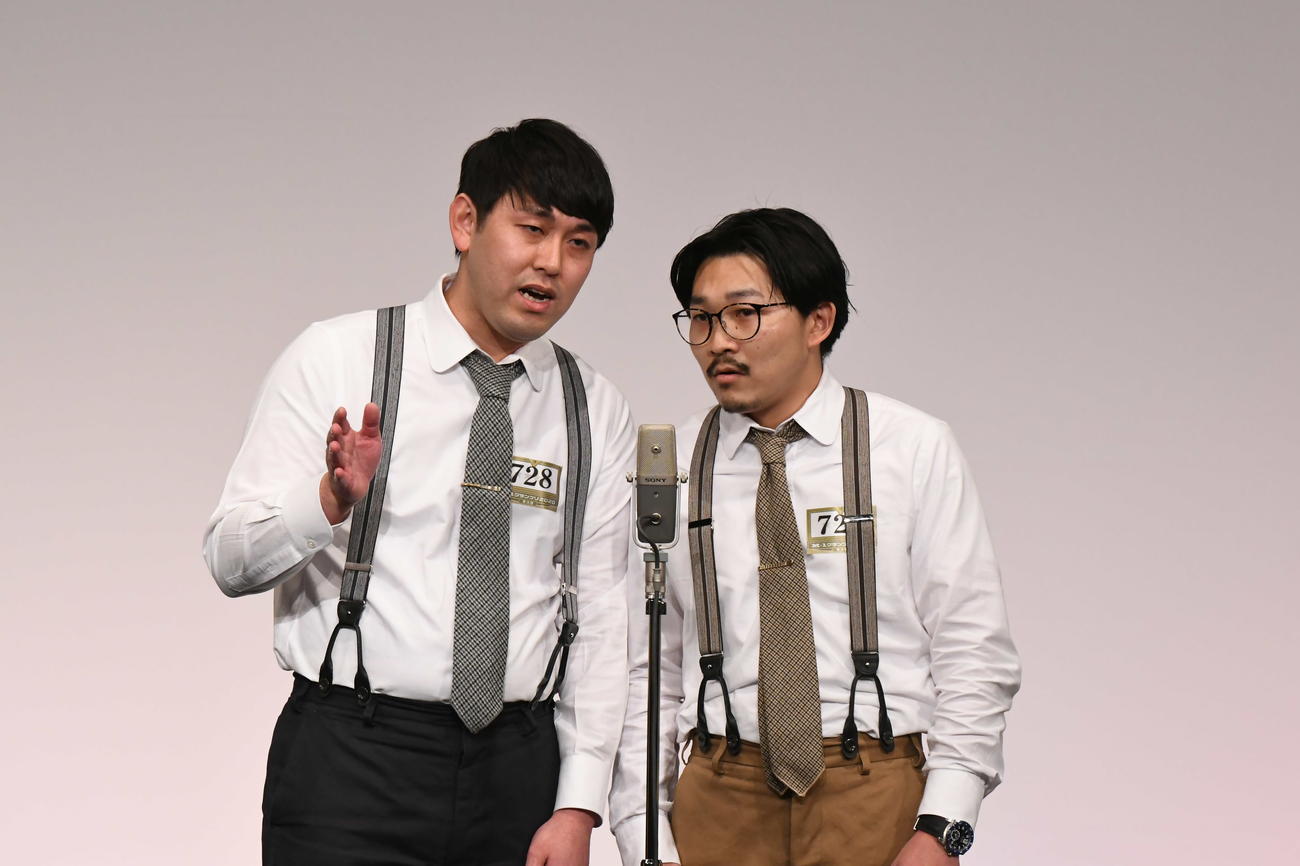 「M-1グランプリ2020」決勝進出を決めたオズワルド。左が畠中悠、右が伊藤俊介(C)M-1グランプリ事務局