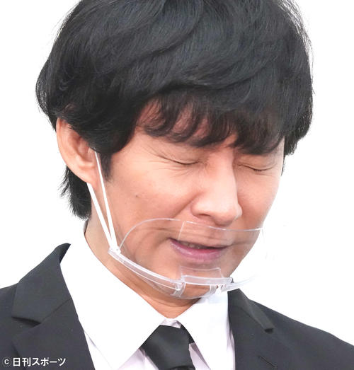 謝罪会見を行うアンジャッシュの渡部建（撮影・江口和貴）