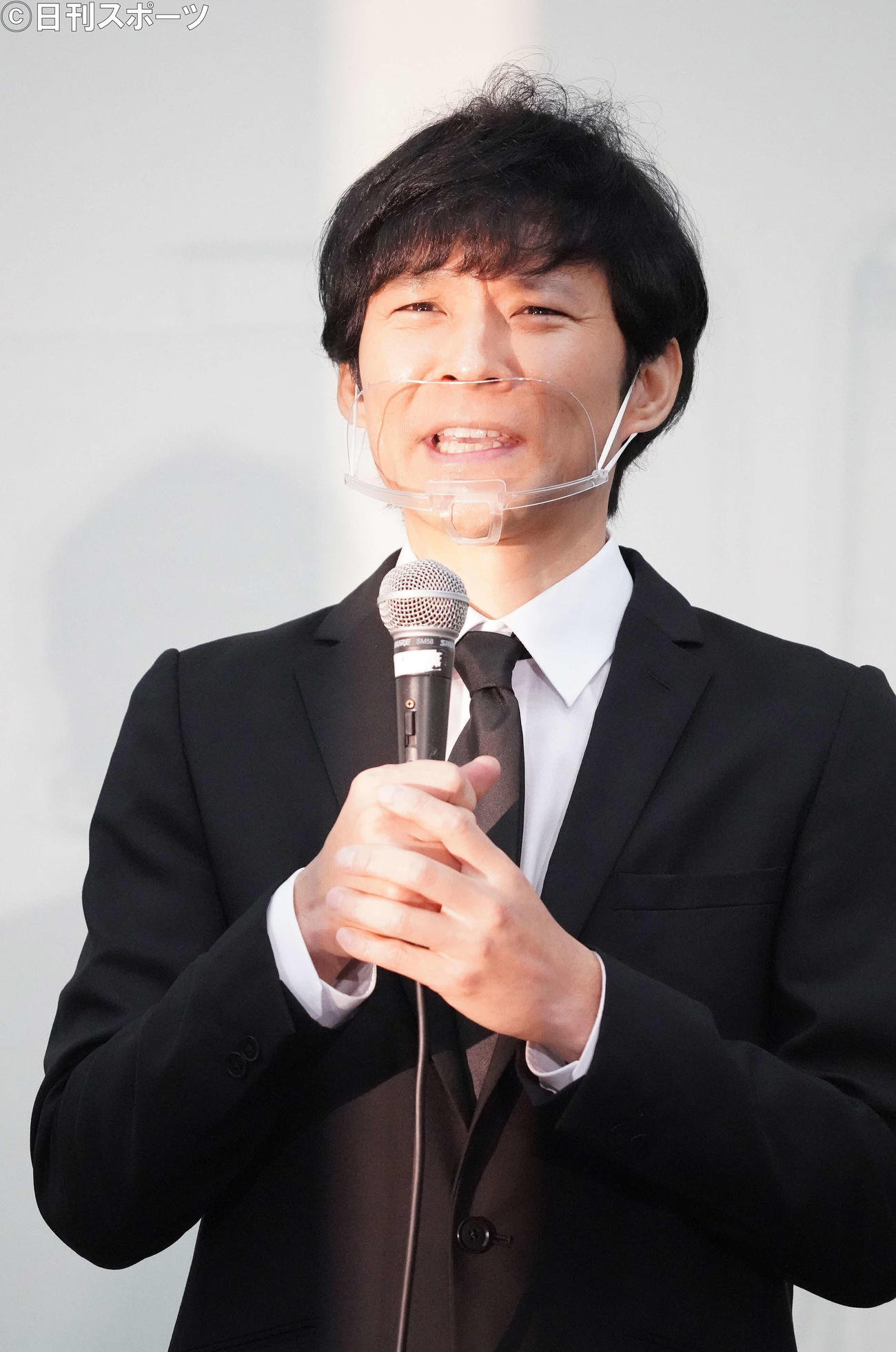 謝罪会見を行うアンジャッシュの渡部建（撮影・江口和貴）