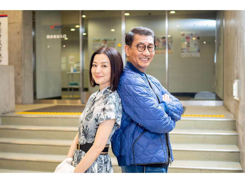 「共演NG」に出演する中井貴一（右）と鈴木京香（左）