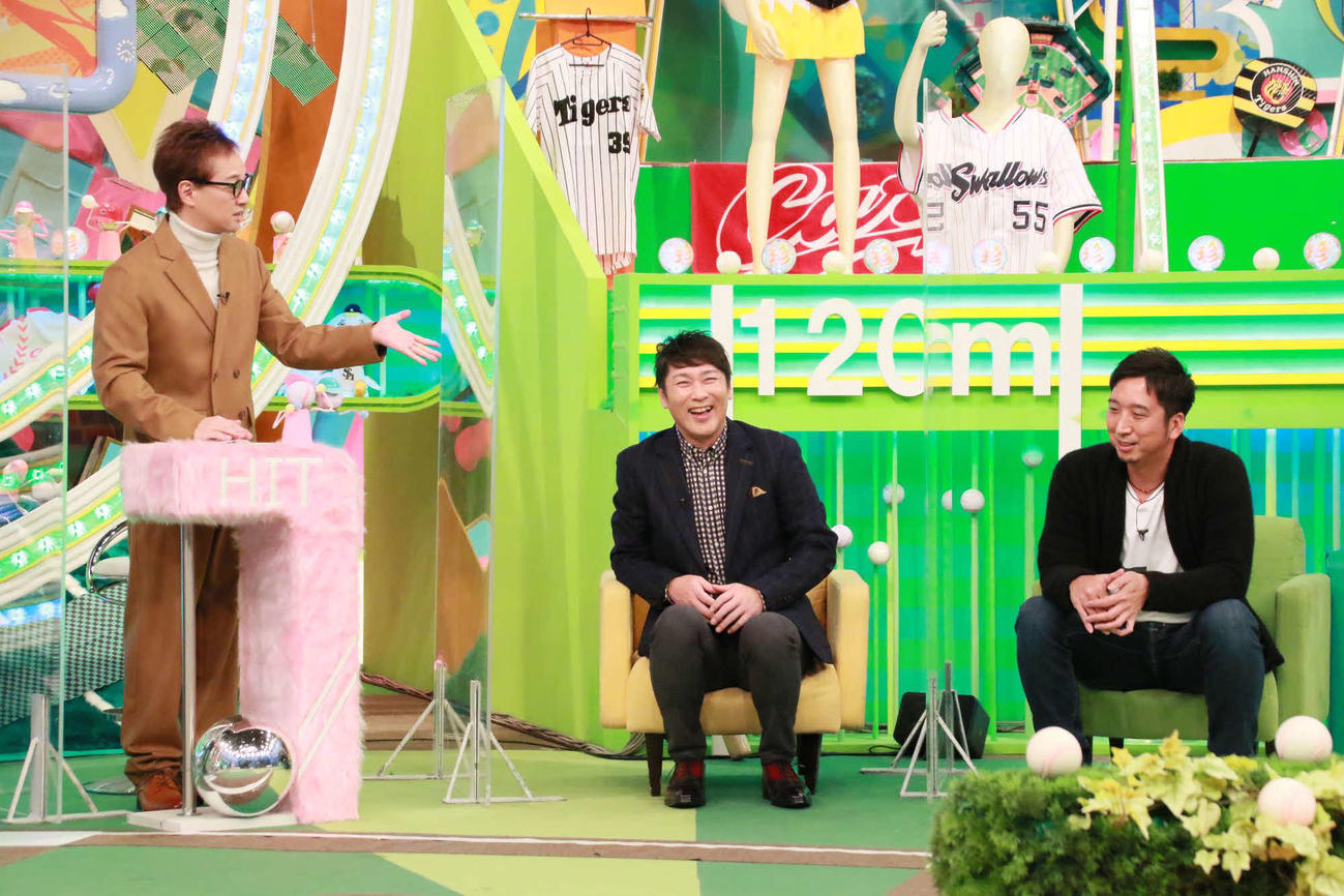 「中居正広のプロ野球珍プレー好プレー大賞2020　全集中珍プレー誕生の地へ時を戻そうSP」に出演する左から中居正広、元木大介、藤川球児（C）フジテレビ