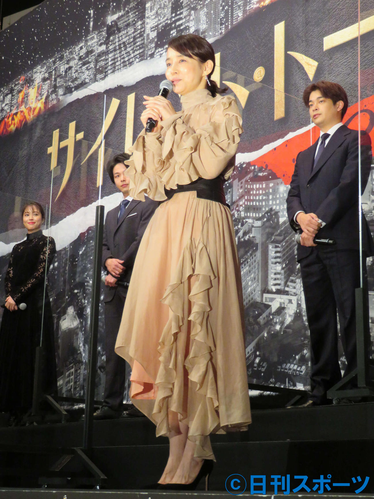映画「サイレント・トーキョー」初日舞台あいさつに登壇した石田ゆり子（撮影・村上幸将）