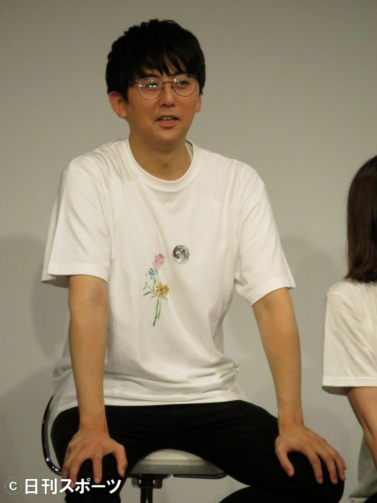 吉本坂46プレ公演「大変お待たせいたしました2期生Special」で菅義偉首相のモノマネを始めたと明かしたビスケッティ佐竹正史（撮影・村上幸将）