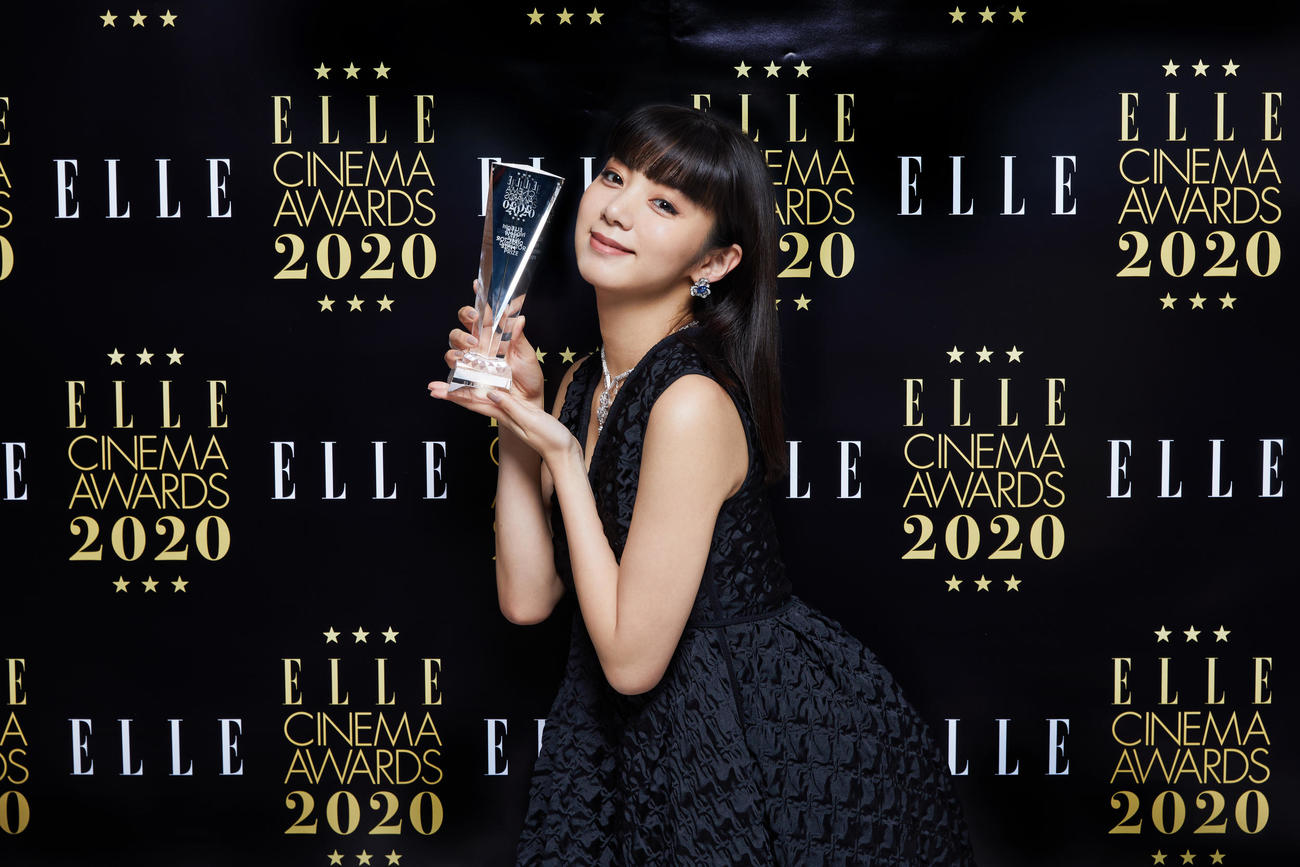 「エルシネマアワード2020」で「エル・ガールニューディレクター賞」を受賞した池田エライザ