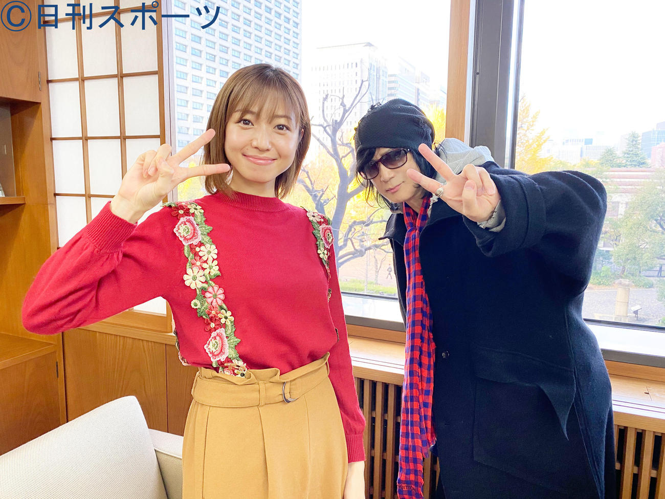 四日市市制作の読み上げ漫画のアフレコを行った京本政樹（右）と中村静香