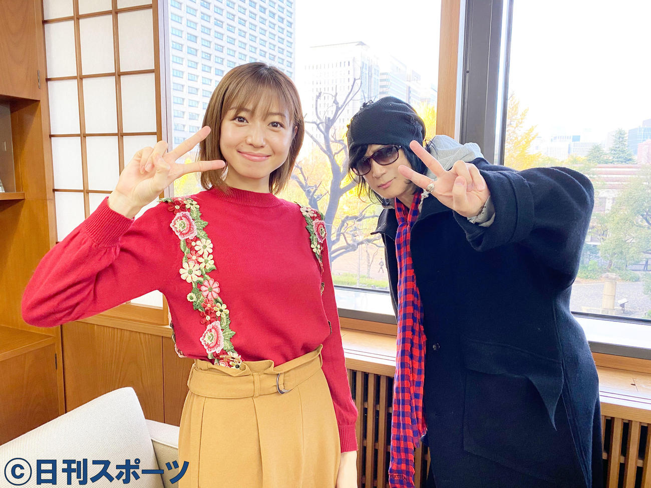 四日市市制作の読み上げ漫画のアフレコを行った京本政樹（右）と中村静香