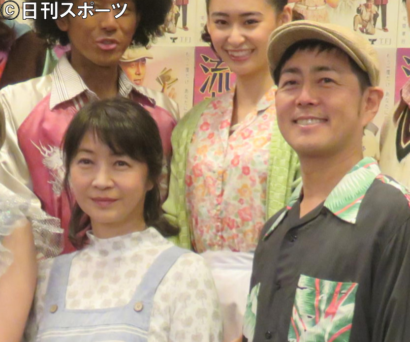 田中美佐子（左）、宅間孝行