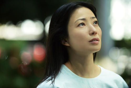 映画「明日の食卓」で2児を持つフリーライター石橋留美子を演じた菅野美穂