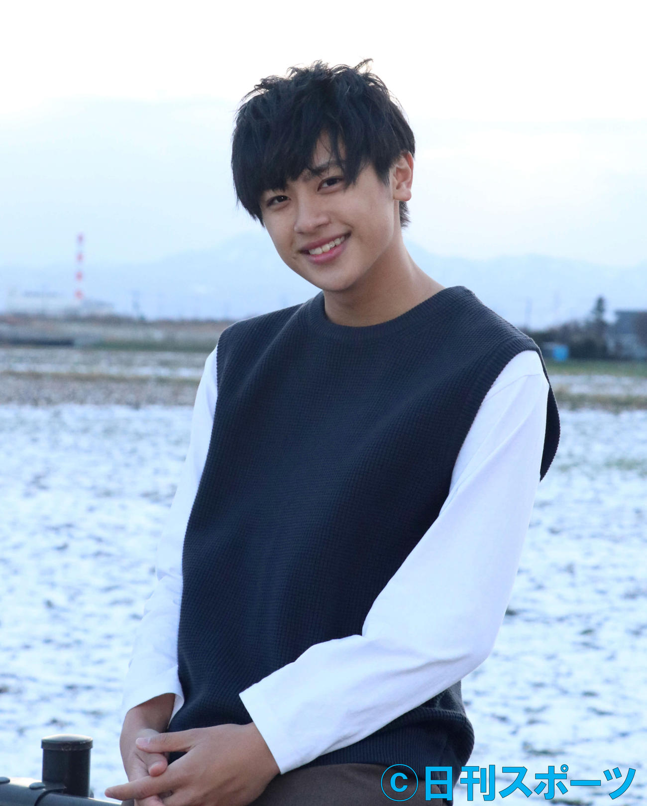 大好きな故郷でインタビューに応じる前川佑さん（撮影・浅水友輝）