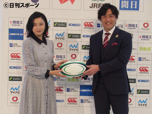 小島瑠璃子(左)と大畑大介氏(撮影・星名希実)