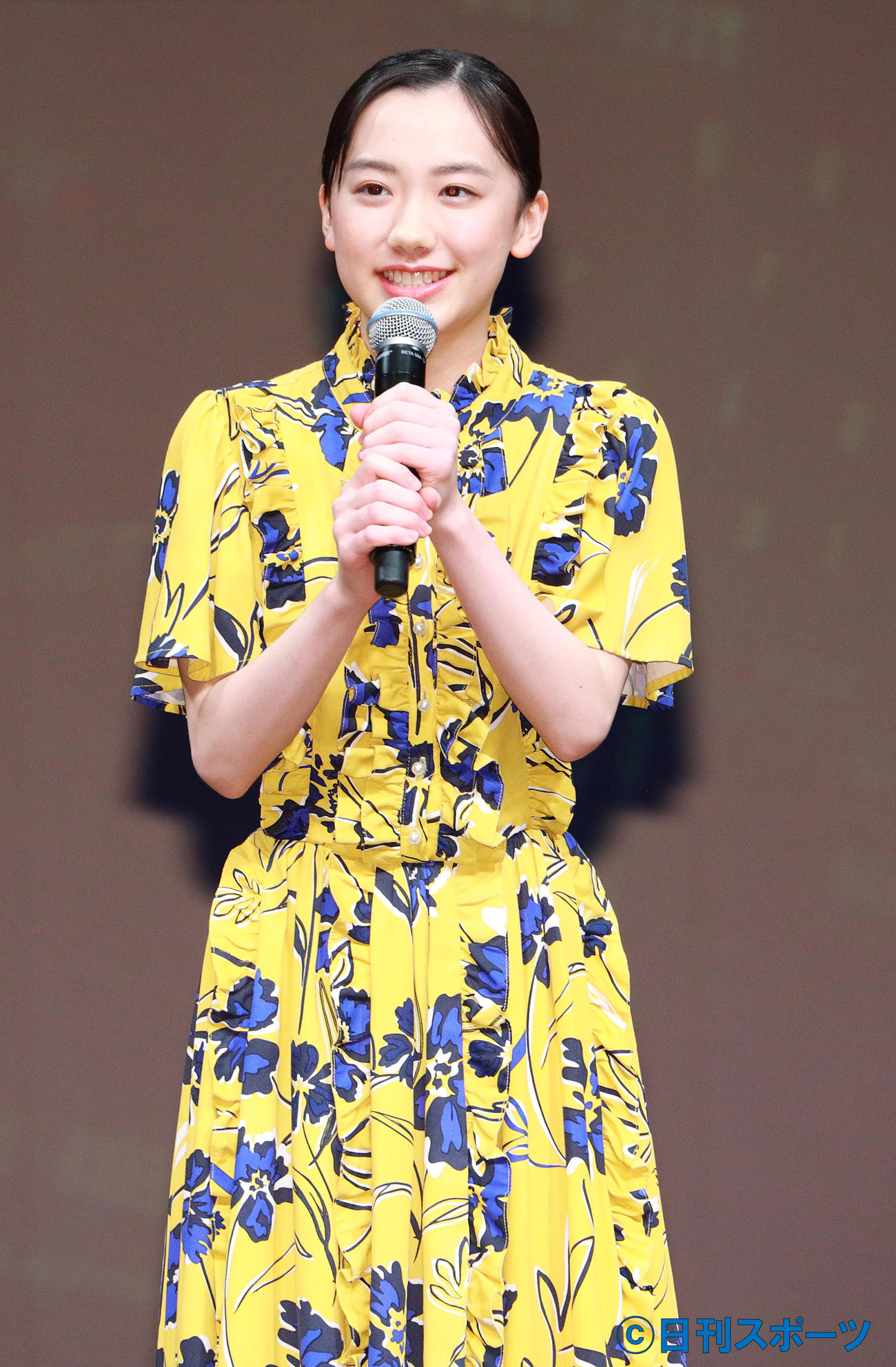 映画「えんとつ町のプペル」舞台あいさつする芦田愛菜（撮影・中島郁夫）