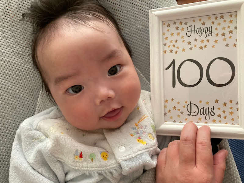 生後100日を迎えた息子を公開したニッチェ（ニッチェオフィシャルブログ「おいしいはなし」より）
