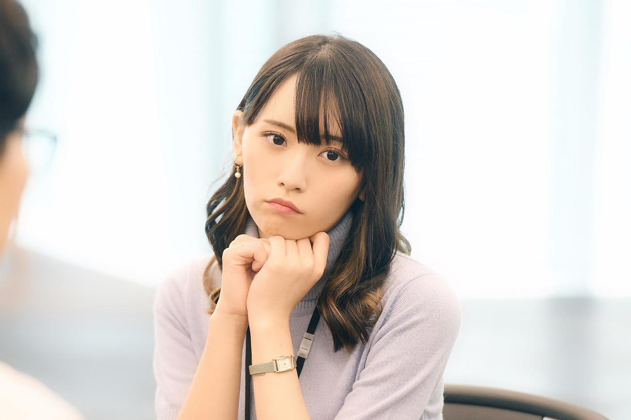 TBS系ドラマ「逃げるは恥だが役に立つ　ガンバレ人類！新春スペシャル！！」で津崎平匡の後輩社員役を演じる浅川梨奈（C）TBS