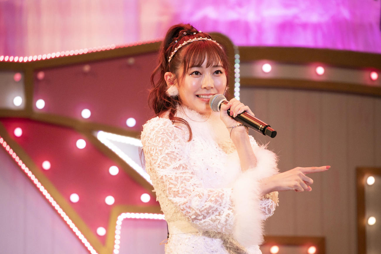 「Miyuki　Watanabe　Christmas　Premium　Live　2020」　歌唱する渡辺美優紀（C）撮影：安藤未優