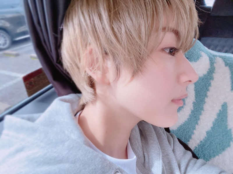 金髪ショートヘアーを公開した平祐奈（オフィシャルブログ「祐奈でSKY！？」より）