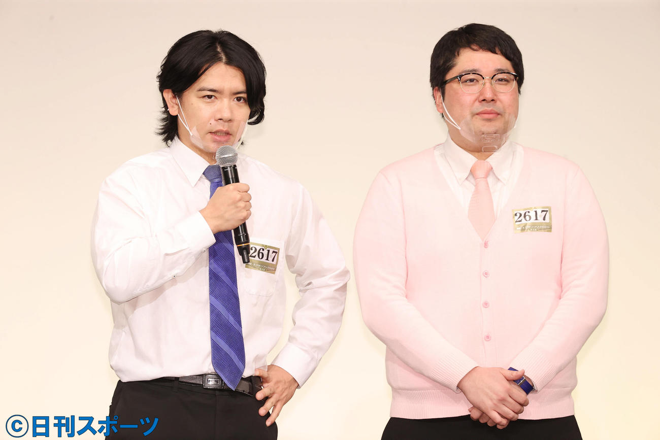 マヂカルラブリーの野田クリスタル（左）と村上（2020年12月2日撮影）