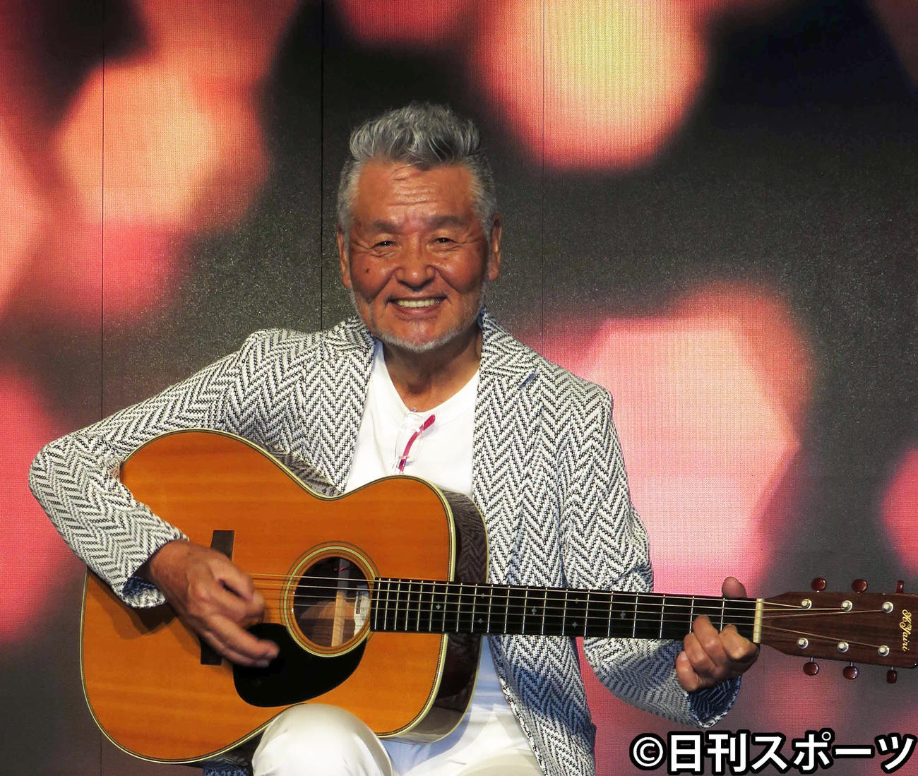 6月、生配信ライブを行う中村泰士さん
