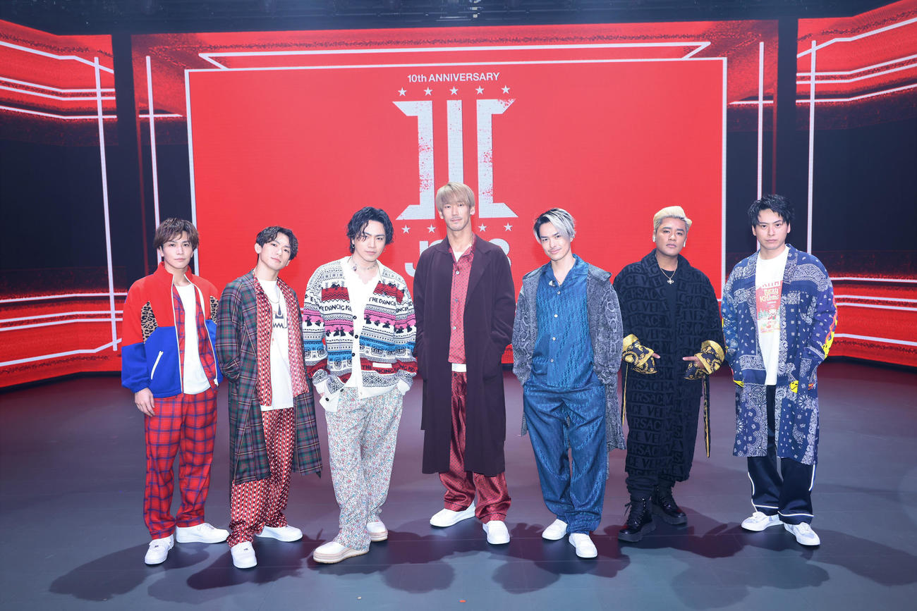 クリスマスイブに配信ライブを行った三代目　J　SOUL　BROTHERS。左から岩田剛典、NAOTO、登坂広臣、小林直己、今市隆二、ELLY、山下健二郎