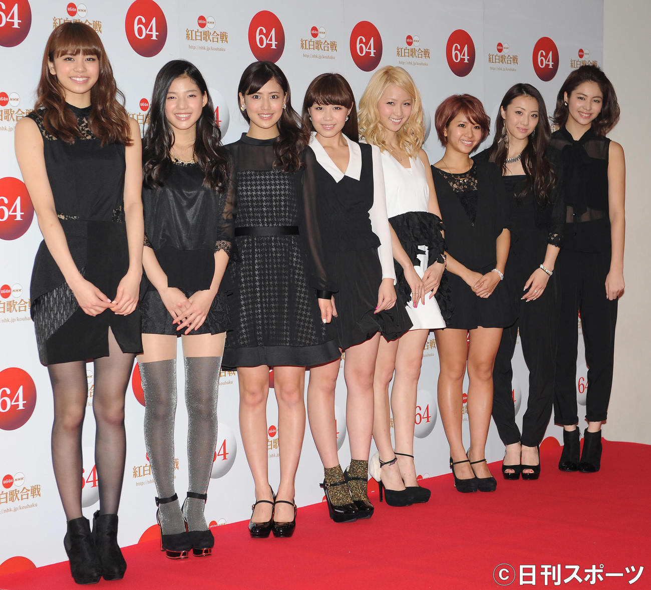 紅白リハーサルを終えて笑顔を見せるE－girls（2013年12月29日）