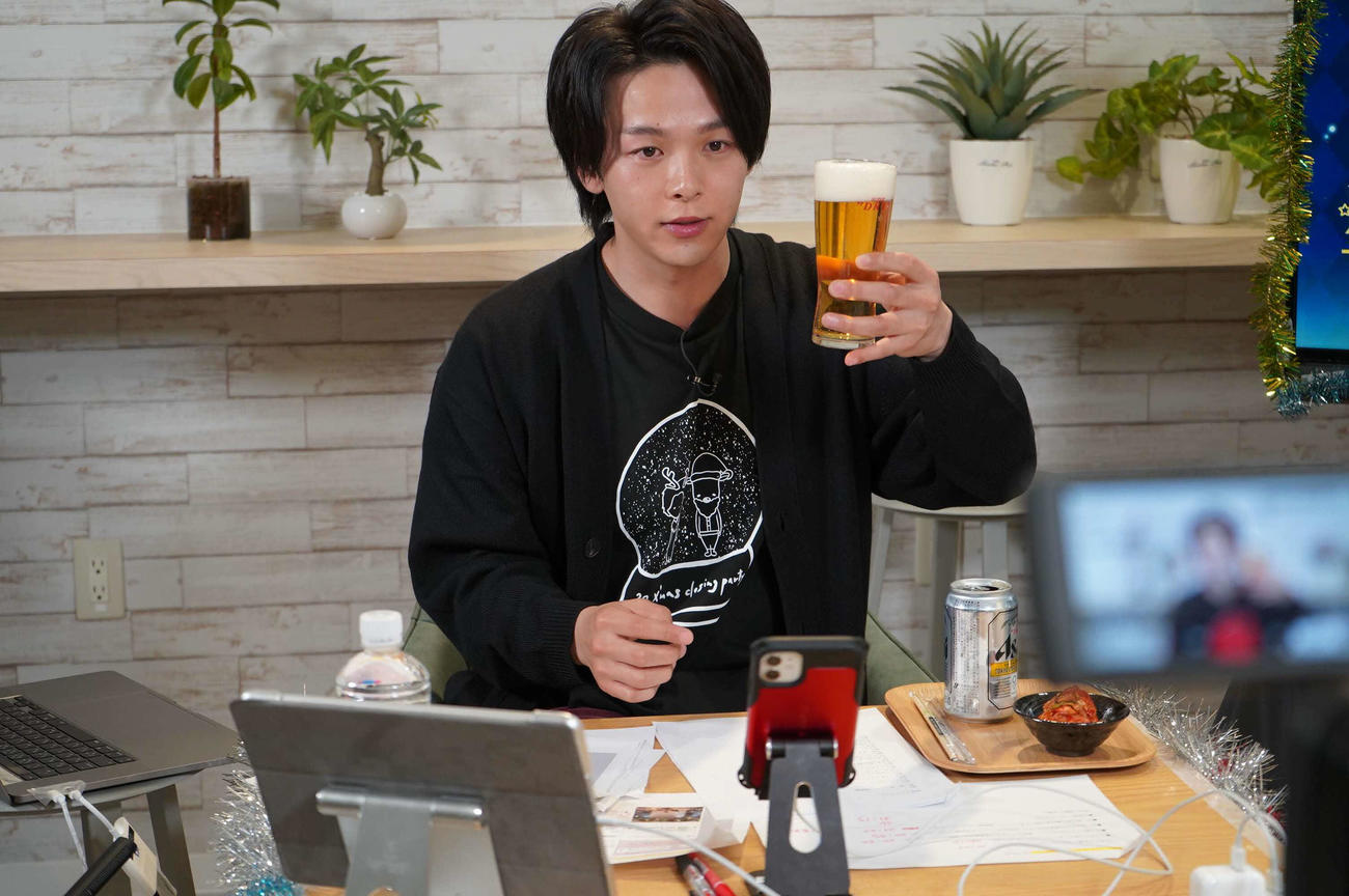 オンラインイベント「中村倫也芸歴15周年記念＋TOPCOAT　LANDリニューアル記念2020Xmas後夜祭」を行った中村倫也