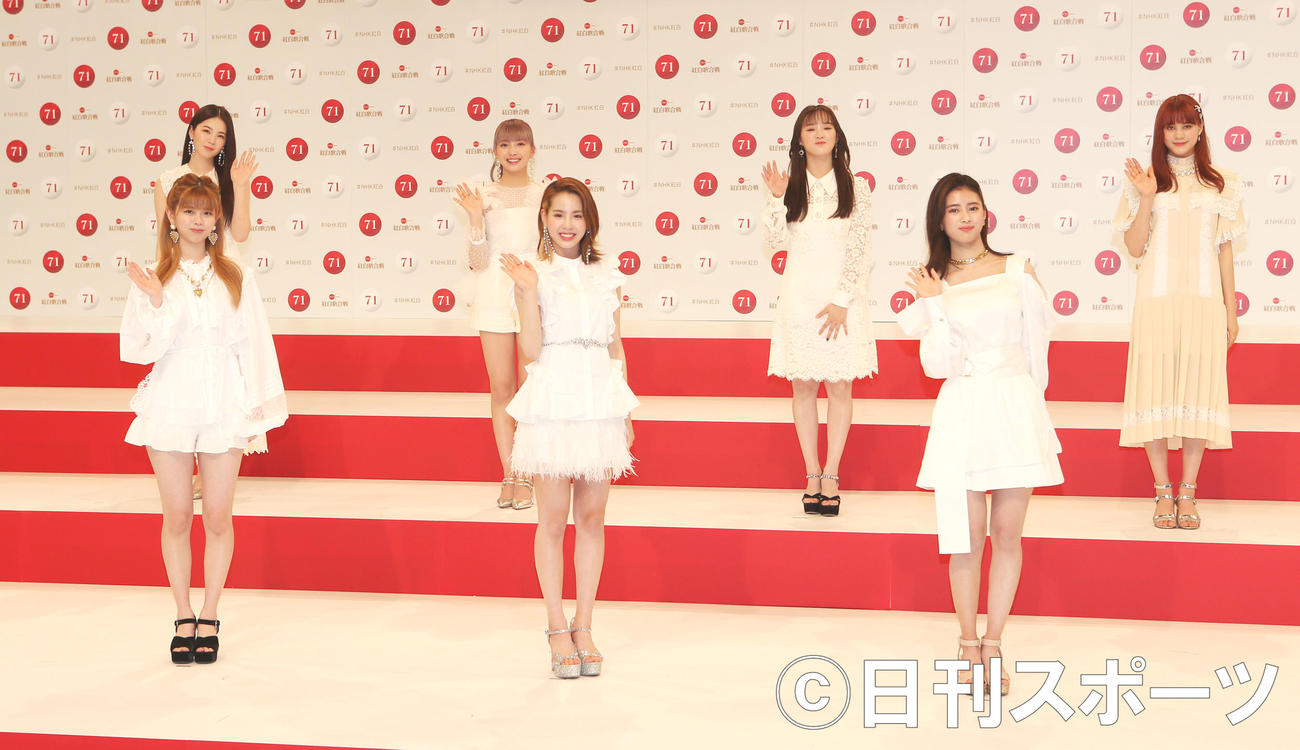 11月16日、第71回NHK紅白歌合戦の発表会見に臨んだNiziU（撮影・野上伸悟）