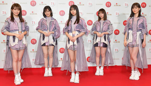 紅白歌合戦のリハーサルに登場した乃木坂46の、左から秋元真夏、山下美月、齋藤飛鳥、与田祐希、生田絵梨花（代表撮影）