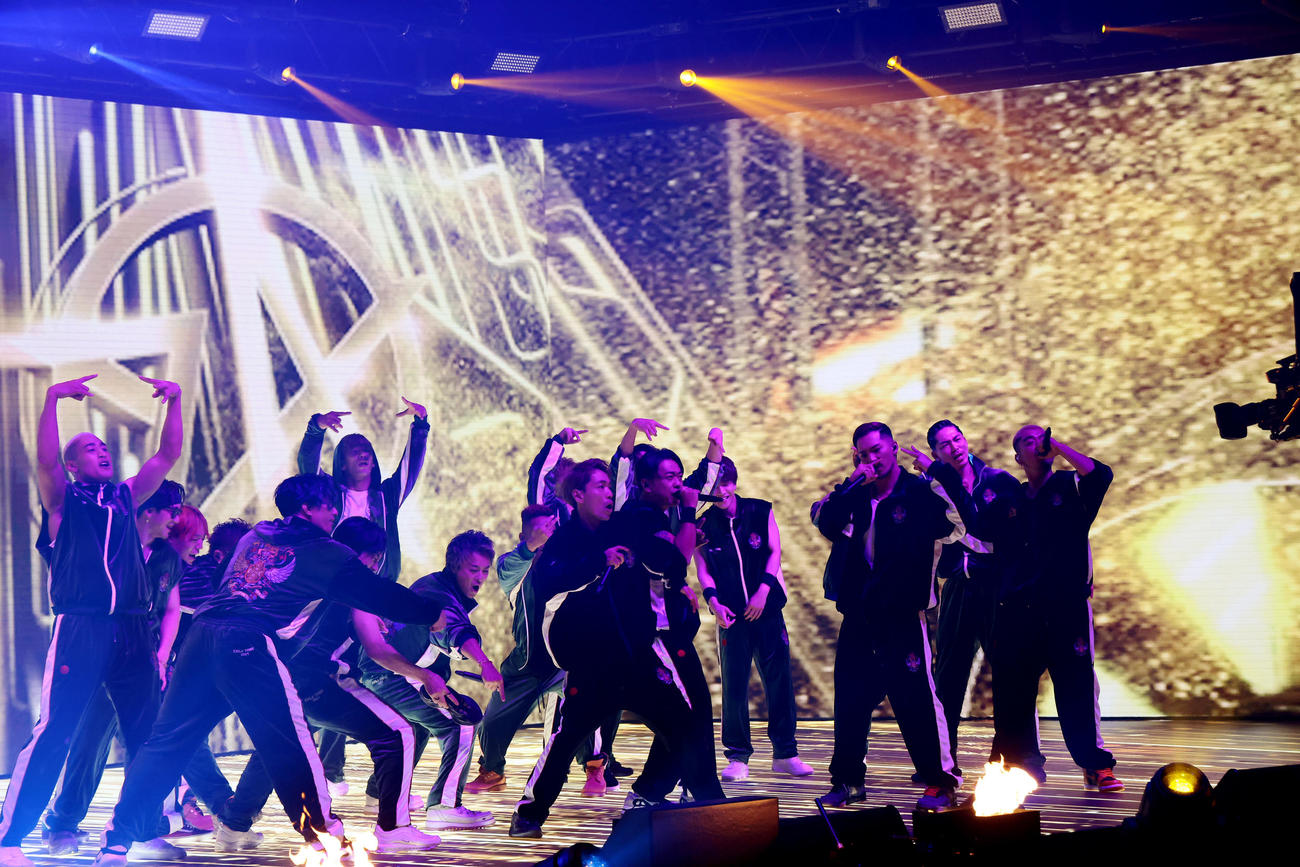 14人体制で初めてのライブを行ったEXILEはDOBERMAN　INFINITYともコラボした