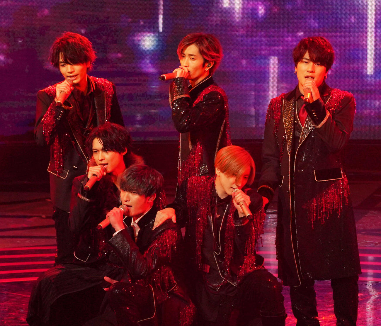 紅白歌合戦で歌うSixTONES
