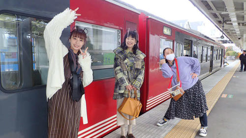 テレビ東京系新春特番「あさこ・梨乃・美里の5万円旅　新春2時間半SP　軽井沢～黒部ダム」に出演する、左から宇垣美里、かたせ梨乃、いとうあさこ