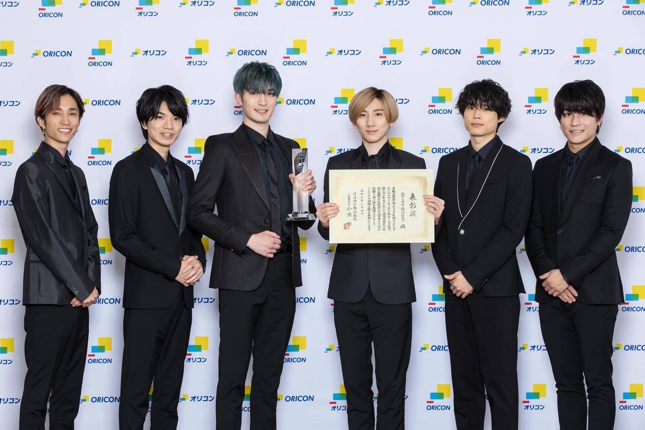 「第53回オリコン年間ランキング2020」の「アーティスト別セールス部門　新人ランキング」で1位を獲得したSixTONES