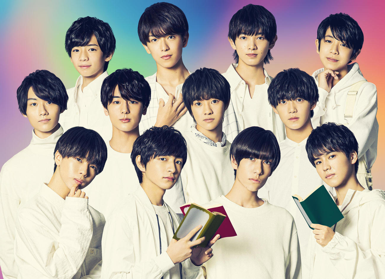WOWOWオリジナルドラマ「文豪少年！～ジャニーズJr．で名作を読み解いた～」に主演する少年忍者。前列左から織山尚大、川崎皇輝、ヴァサイェガ渉、北川拓実、中列左から檜山光成、安嶋秀生、元木湧、黒田光輝、後列左から田村海琉、深田竜生、内村颯太、小田将聖