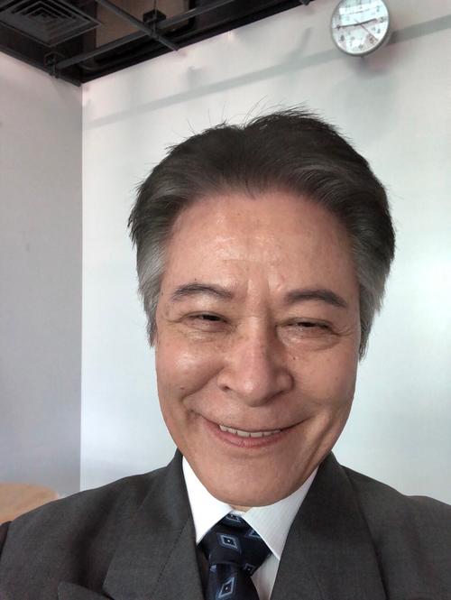 大手芸能事務所ホリプロの公式インスタグラムのアカウント「ホリプロActor」に初登場し、自撮り写真を投稿した鹿賀丈史