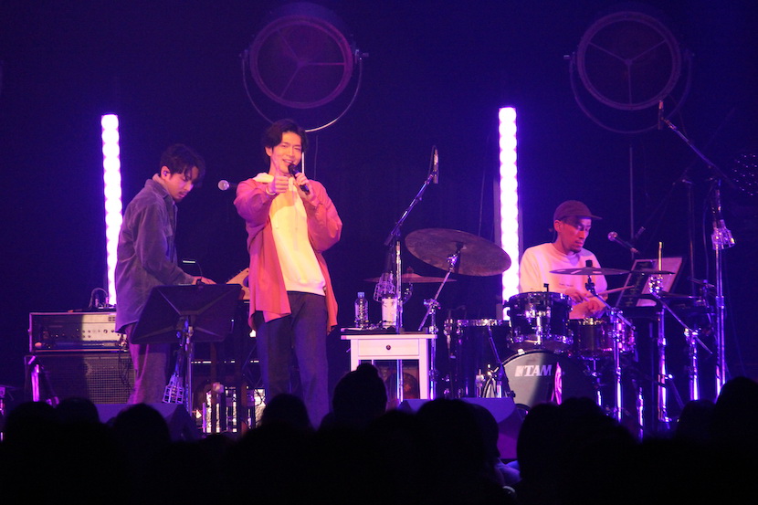 自身初のライブツアー「KOUHEI　MATSUSHITA　LIVE　TOUR　2021　HEAT　to　HEAT」を行った松下洸平