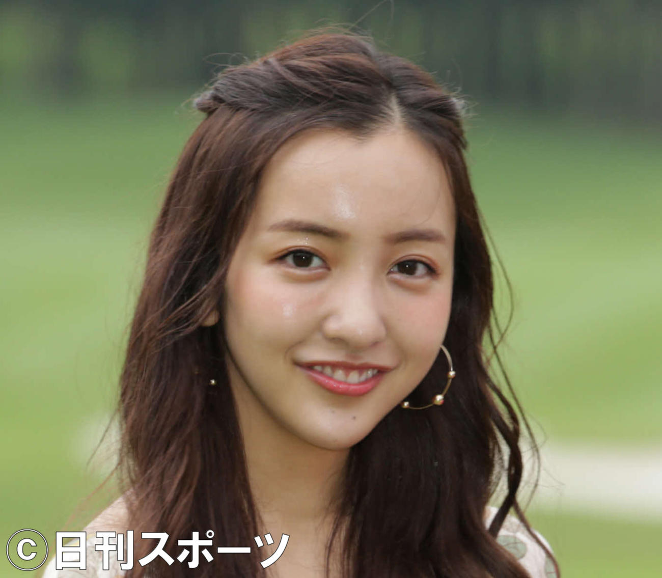 板野友美