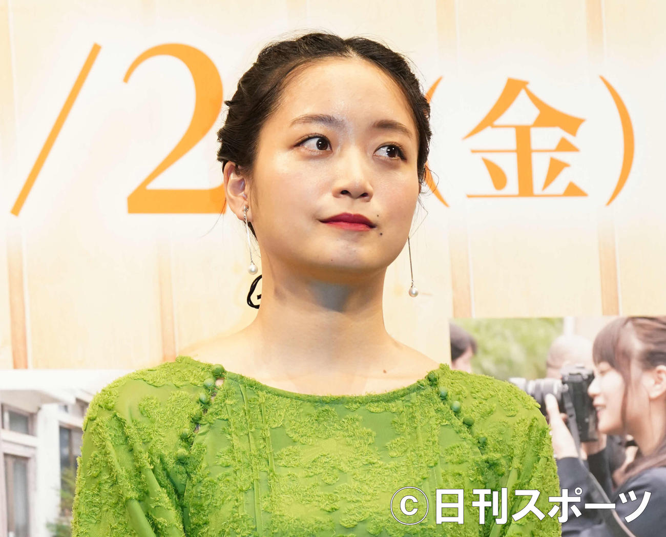 完成報告会見に登壇した深川麻衣