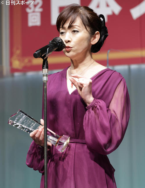 50代部門で受賞した斉藤由貴(撮影・中島郁夫)