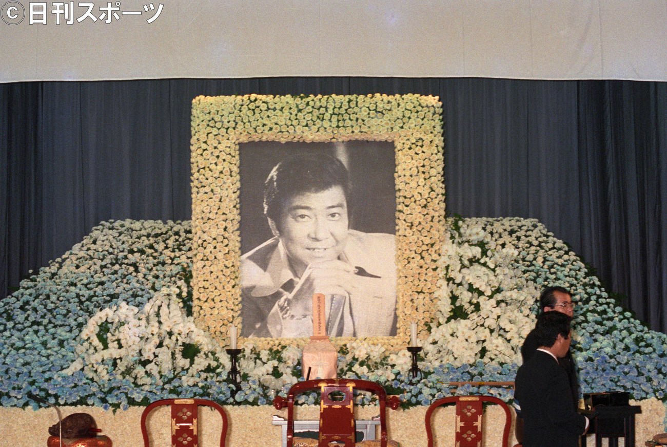 故石原裕次郎さんの遺影（1987年8月11日撮影）