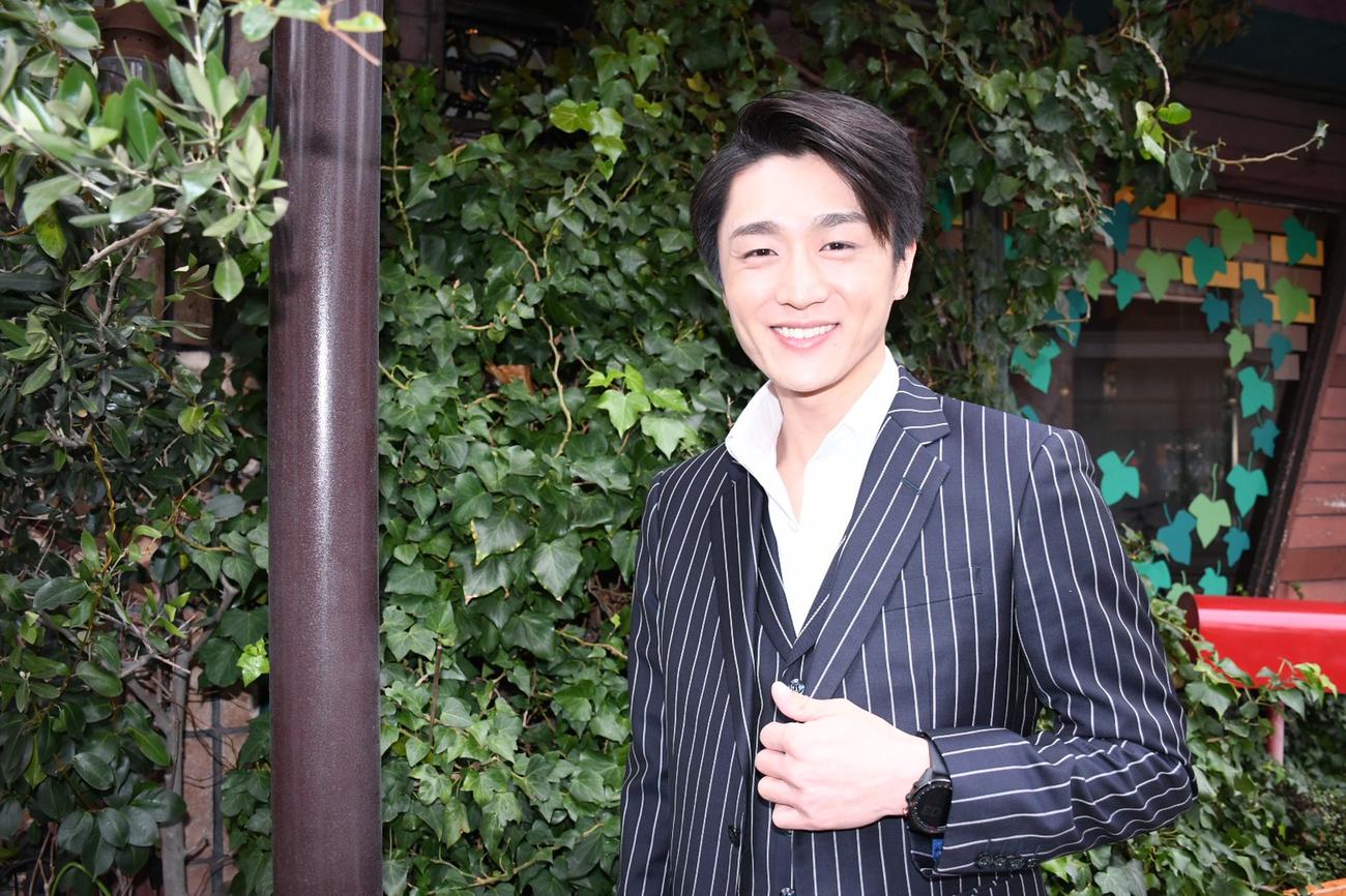 昨年の「日本レコード大賞」で最優秀新人賞を受賞し今年の意気込みを語った真田ナオキ