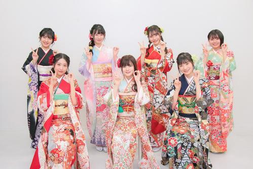 新成人を迎えたNGT48メンバー。前列左から古澤愛、角ゆりあ、藤崎未夢、後列左から大塚七海、佐藤海里、川越紗彩、安藤千伽奈（C）Flora