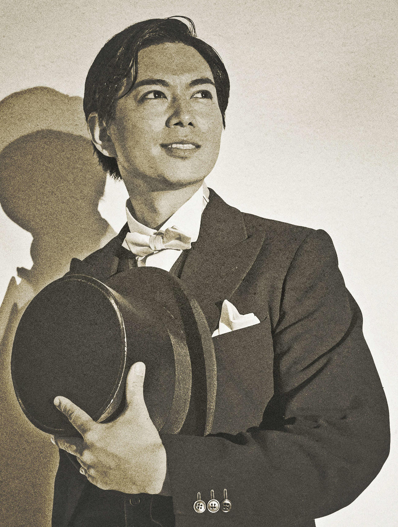 舞台「モダンボーイズ」に主演する加藤シゲアキ