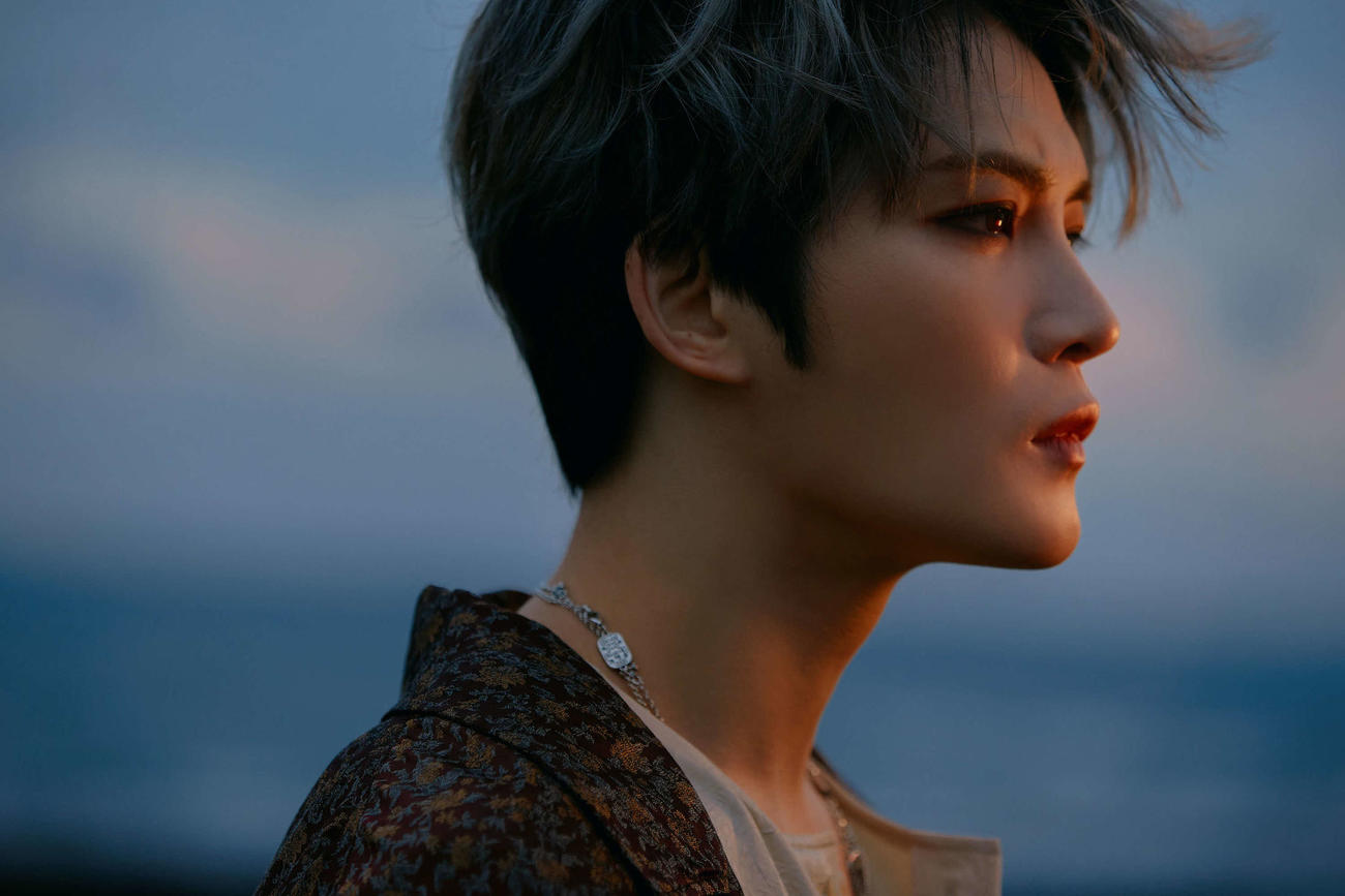 ジェジュンのシングル「BREAKING　DAWN」ジャケット写真の画像