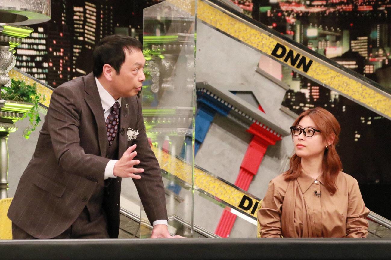 中川家の礼二（左）と瀧本美織（C）フジテレビ