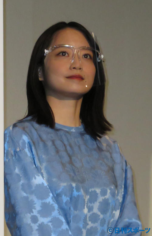 映画「おもいで写真」初日舞台あいさつに登壇した深川麻衣(撮影・佐藤勝亮)
